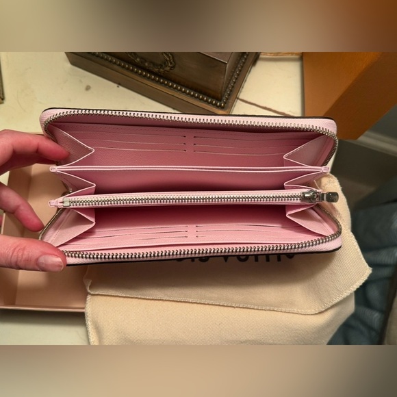 SOLD LOUIS VUITTON LV Escale Used Zippy Long Wallet Leather Pastel Pink - Picture 13 of 13